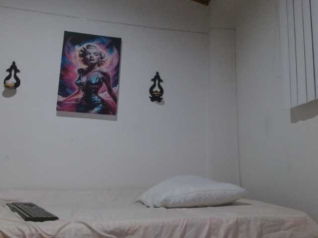 CrystalStarX live cam on BongaCams