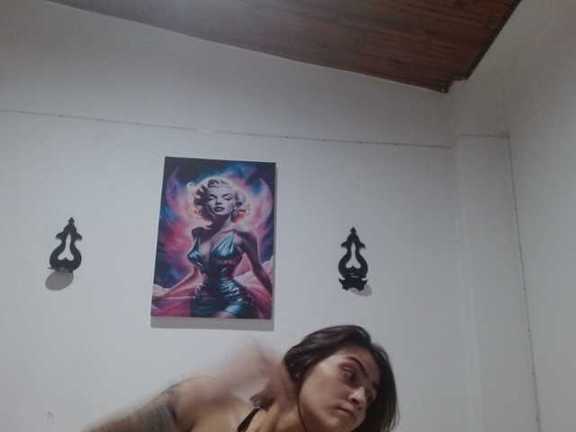 CrystalStarX live cam on BongaCams