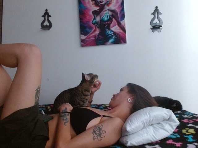 CrystalStarX live cam on BongaCams