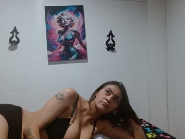 CrystalStarX live cam on BongaCams