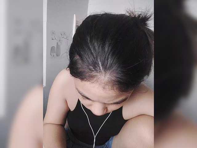 truc11's BongaCams show and profile