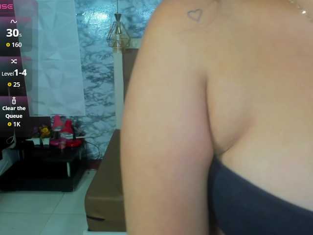 DanniWonder's BongaCams show and profile