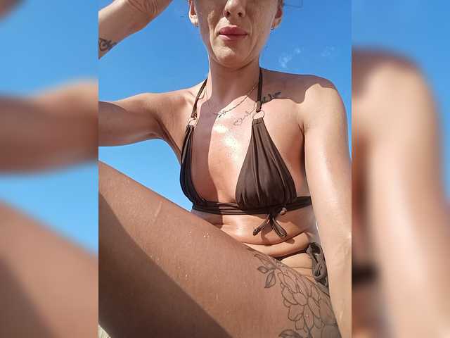 AnyaSweet18 live cam on BongaCams