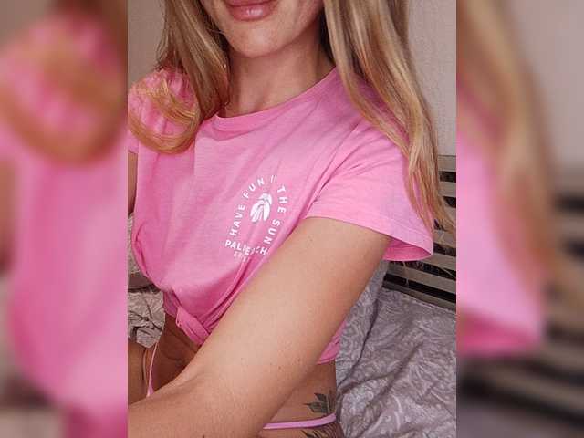 AnyaSweet18 live webcam show