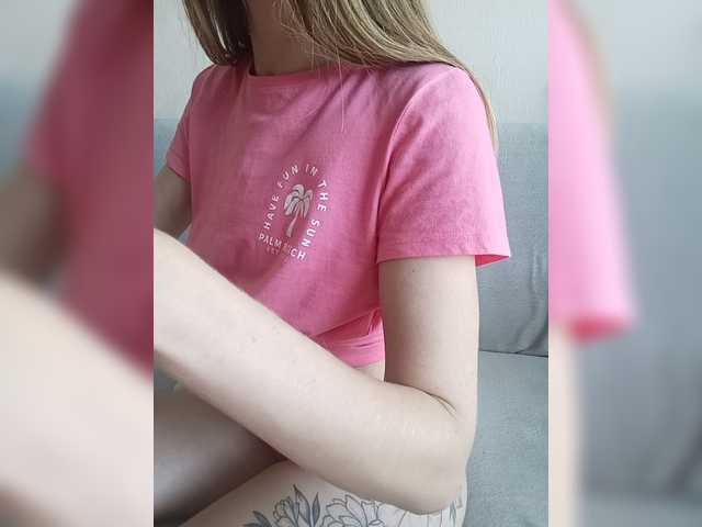 AnyaSweet18 live cam on BongaCams