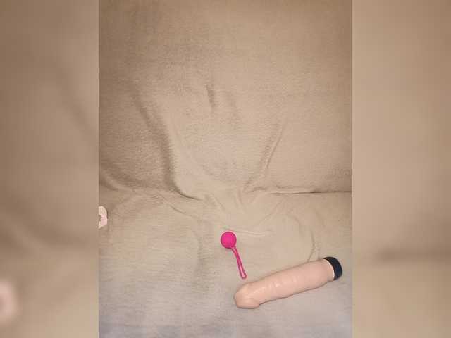 AnyaSweet18's BongaCams show and profile