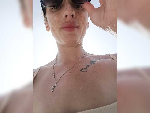 AnyaSweet18 live cam on BongaCams