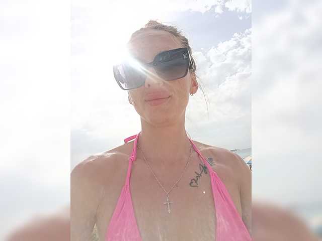 AnyaSweet18 live webcam show