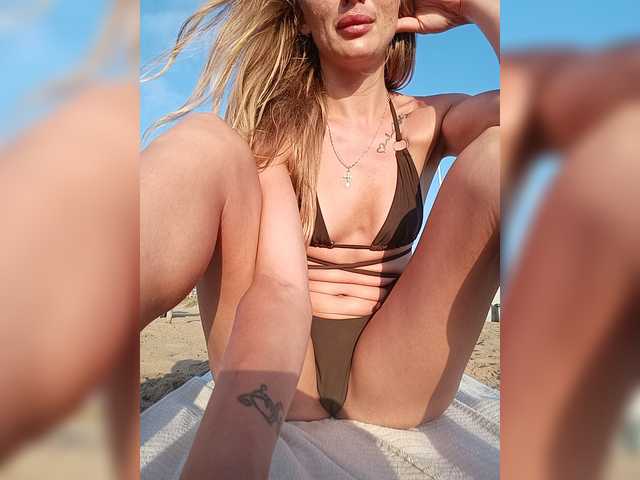 AnyaSweet18 live cam on BongaCams