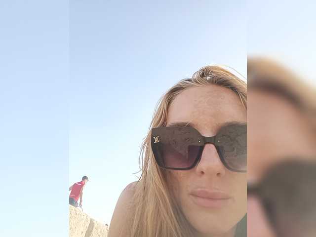AnyaSweet18 live cam on BongaCams