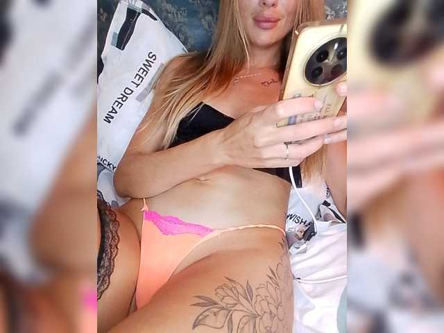 AnyaSweet18 live cam on BongaCams