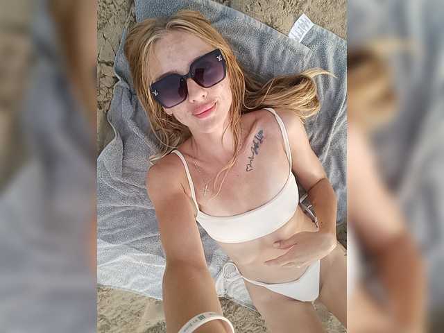 AnyaSweet18 live cam on BongaCams