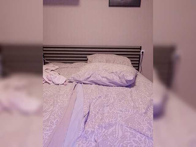 AnyaSweet18 live cam on BongaCams