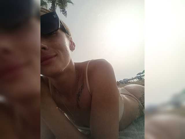 AnyaSweet18 live cam on BongaCams