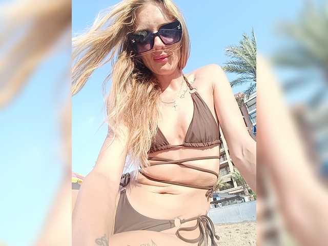 AnyaSweet18 live webcam show