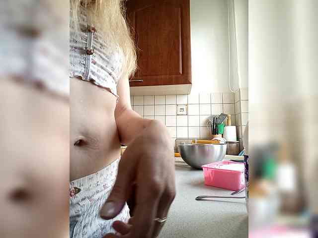 AnyaSweet webcam