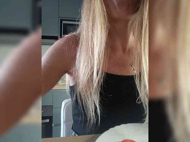 AnyaSweet webcam