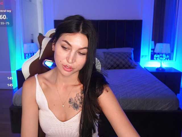 EliseVelour live webcam show