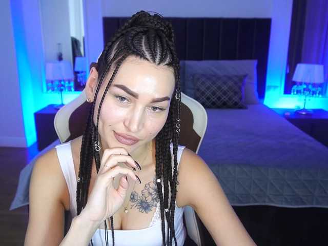 EliseVelour live cam on BongaCams