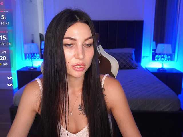 EliseVelour live webcam show