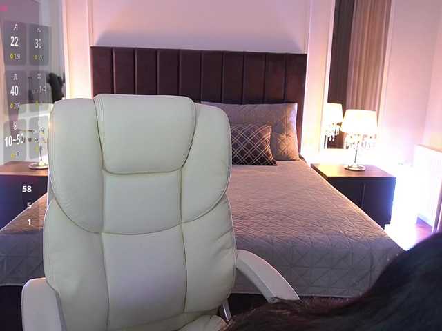 EliseVelour's BongaCams show and profile