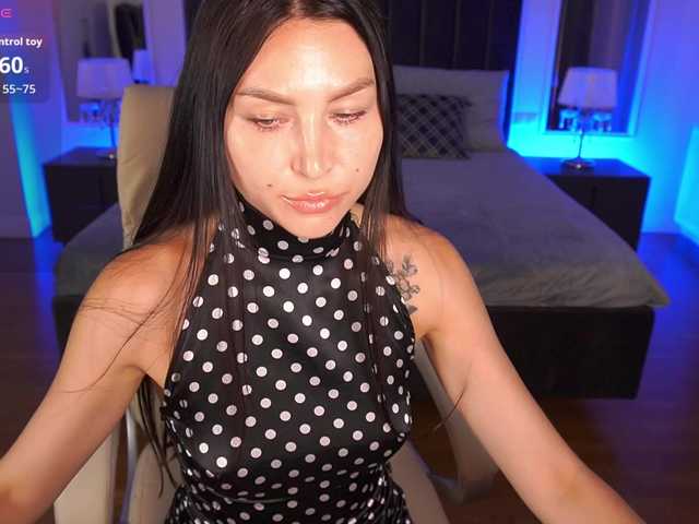 EliseVelour live cam on BongaCams