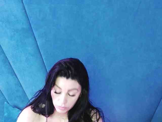 Modella: Deezylicious