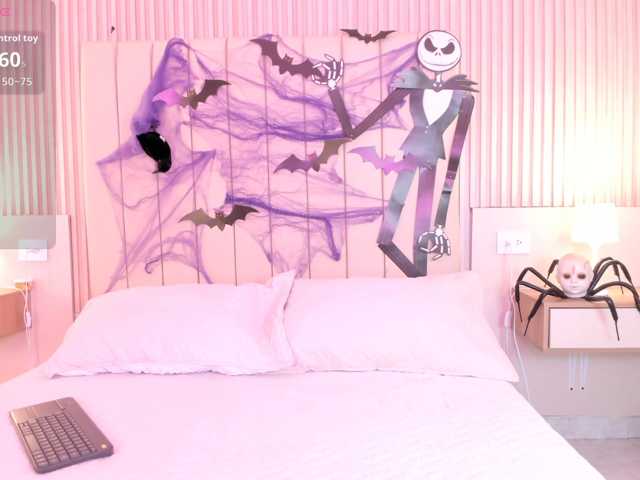 lailaatyler live cam on BongaCams