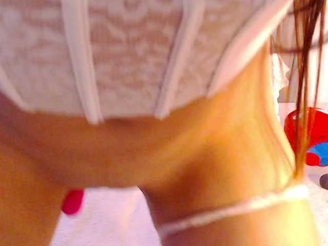 lailaatyler live cam on BongaCams