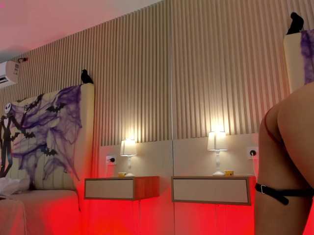 lailaatyler live cam on BongaCams