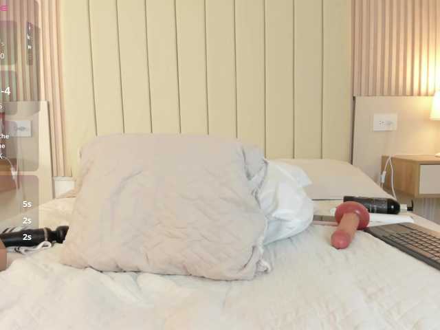 lailaatyler — live female cam