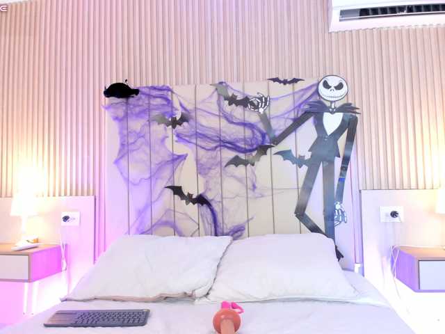 lailaatyler live cam on BongaCams
