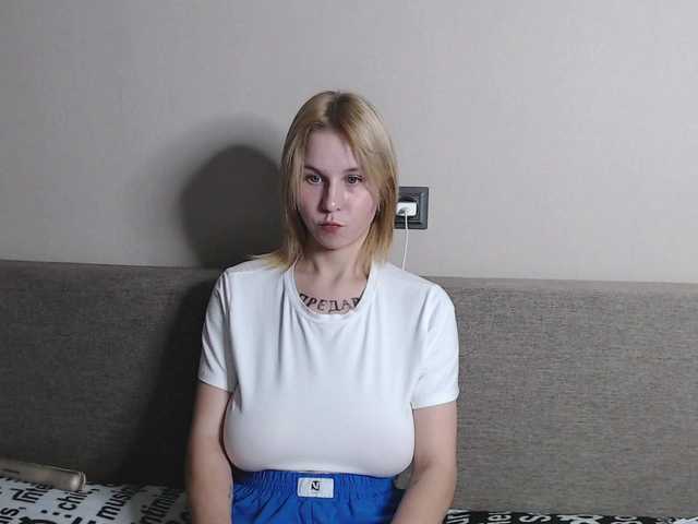 RoyAngela live cam on BongaCams