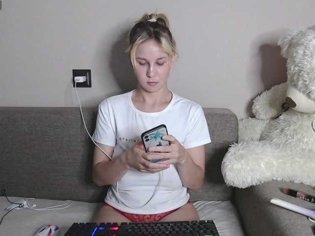RoyAngela live cam on BongaCams