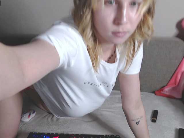 RoyAngela live cam on BongaCams