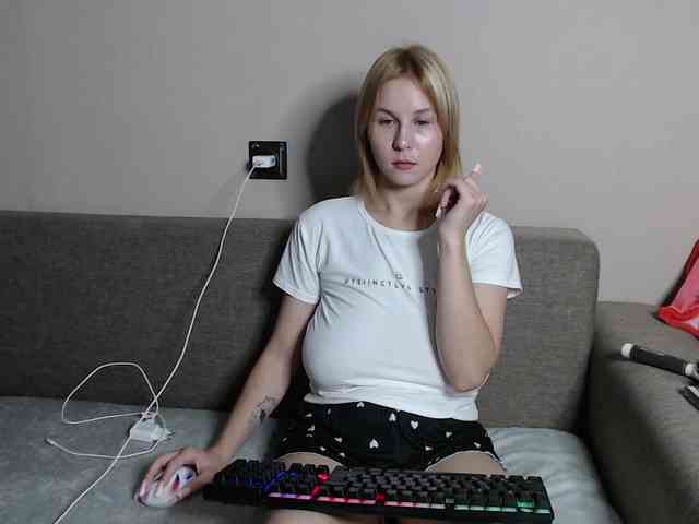 RoyAngela - Girl 