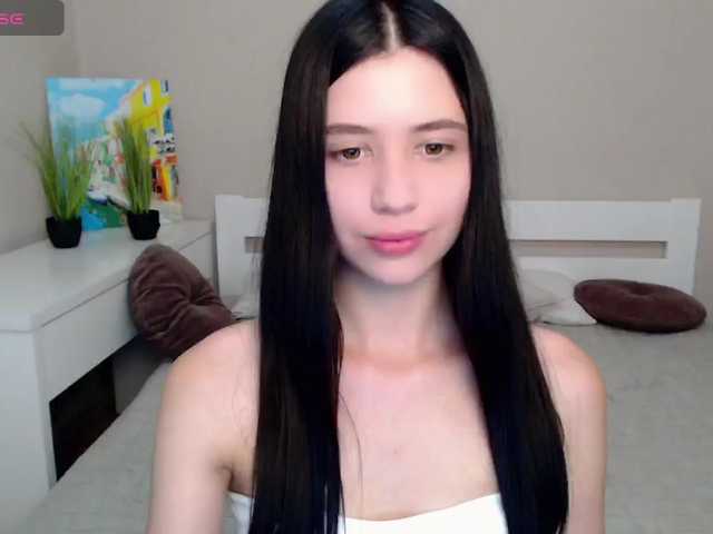 le modèle LindaSei est en webcam porno dans un show sur le site bongacams, il possède les tags suivants: White/Caucasian,Brunette,Shaved
