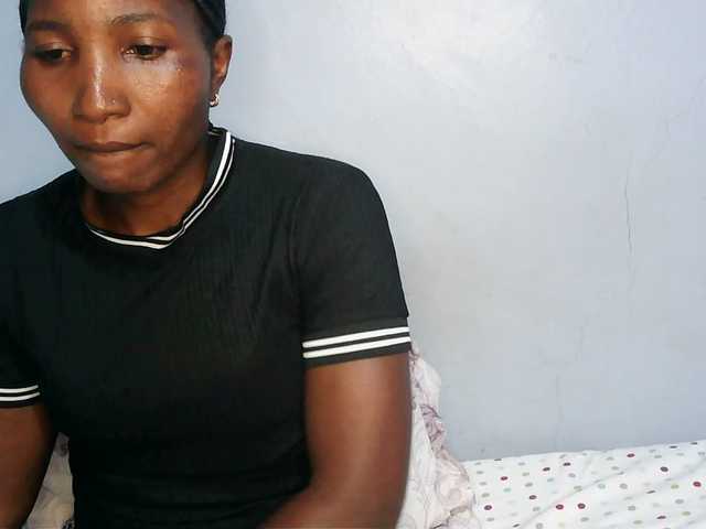 HotVibeQueen live cam on BongaCams