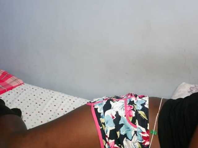 HotVibeQueen live cam on BongaCams