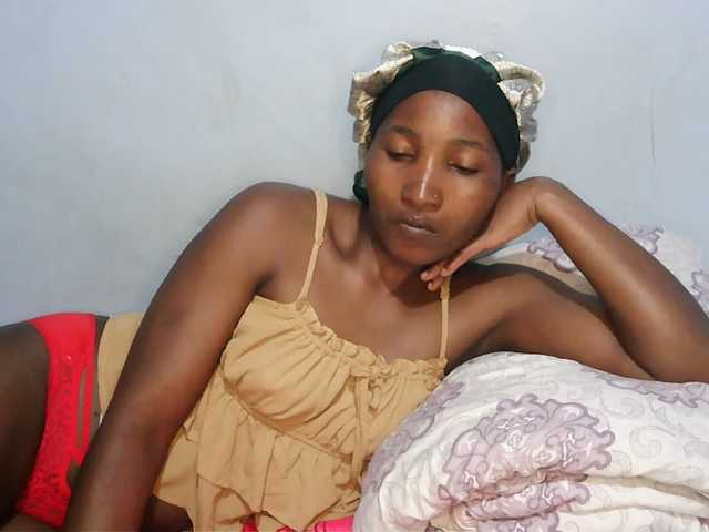 HotVibeQueen live cam on BongaCams