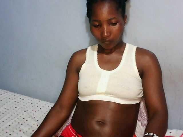 HotVibeQueen live cam on BongaCams