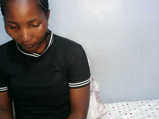 HotVibeQueen live cam on BongaCams