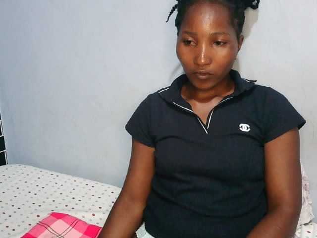 HotVibeQueen live cam on BongaCams