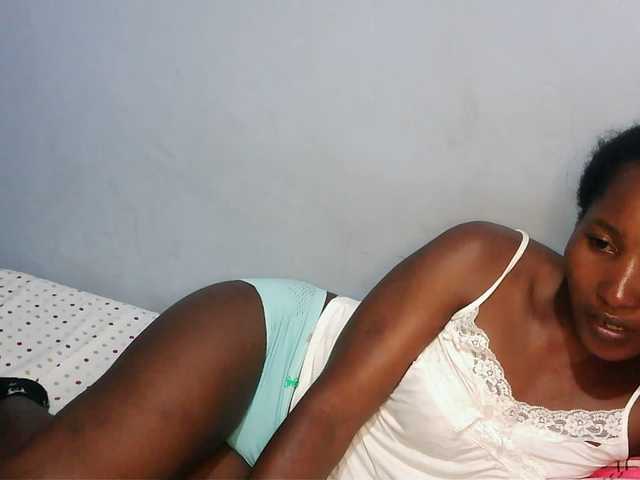 HotVibeQueen live cam