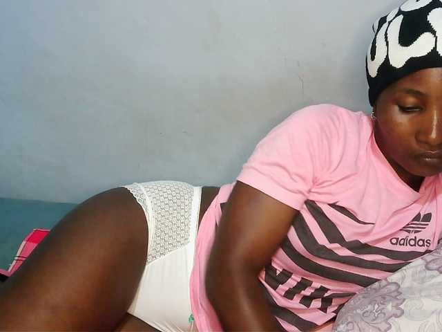 HotVibeQueen live cam on BongaCams
