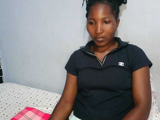 HotVibeQueen live cam on BongaCams