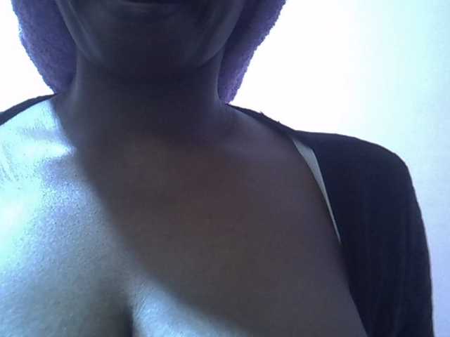 HotVibeQueen