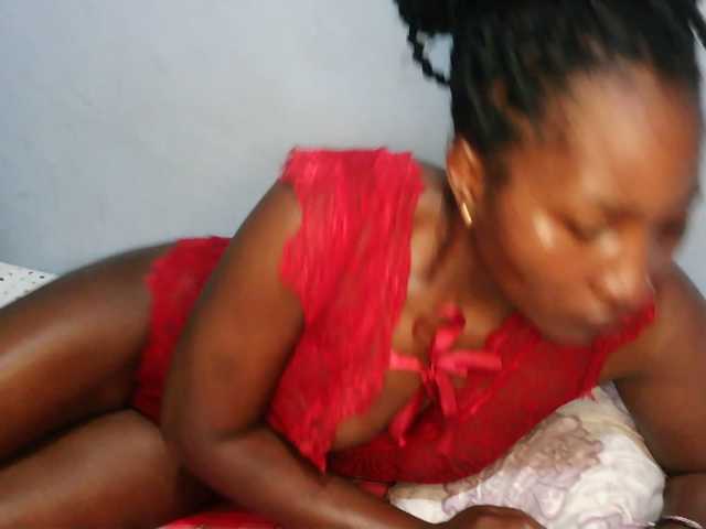 HotVibeQueen live cam on BongaCams