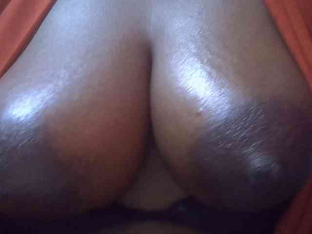 HotVibeQueen webcam