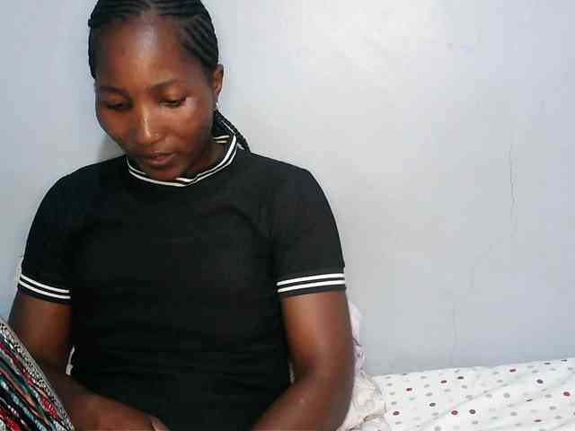 HotVibeQueen webcam